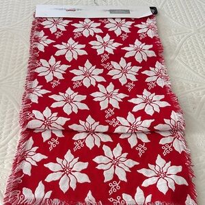 The Farmhouse by Rachel Ashwell oversized poinsetta table runner